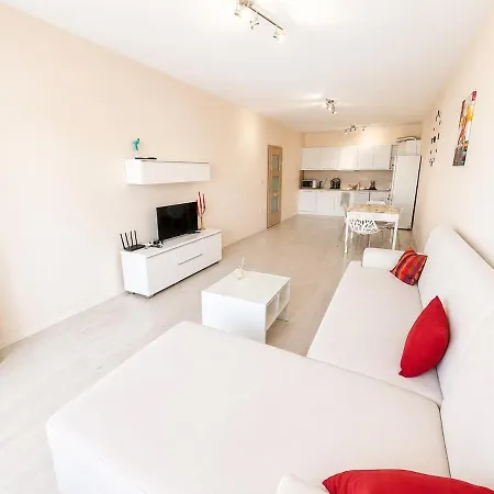 South Bay 2bdrm Ap With Pool And