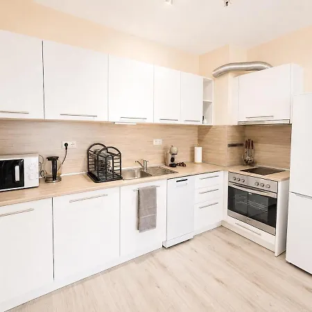 South Bay 2bdrm Ap With Pool And Varna