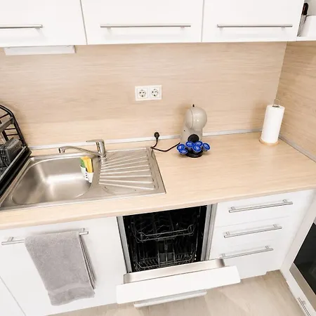South Bay 2bdrm Ap With Pool And