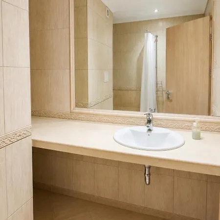 South Bay 2bdrm Ap With Pool And